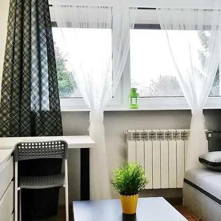 Pokoje Arkei Okolice Lotniska Lawica